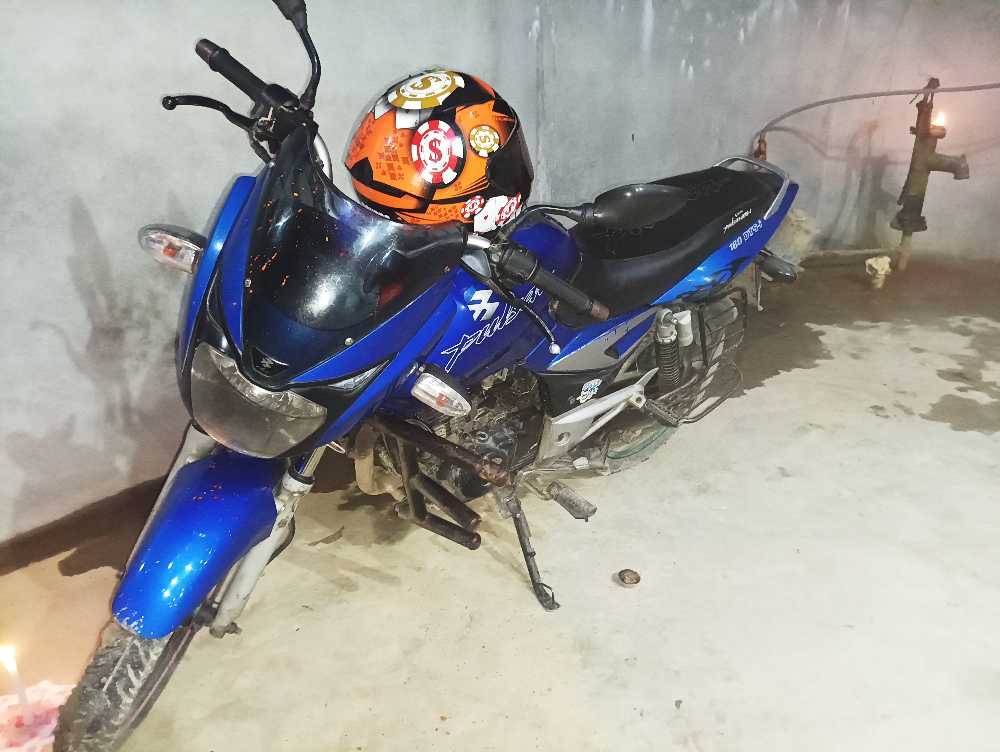 2008 Bajaj Pulsar 180, photo 2