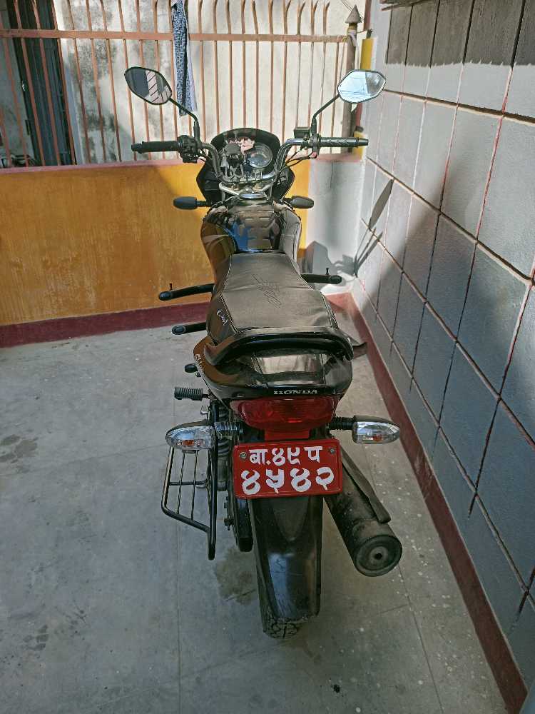 2011 Honda Shine, photo 2