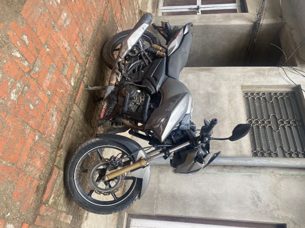 2018 TVS Apache RTR 180, photo 3