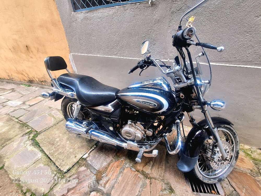 2023 Bajaj Avenger 220