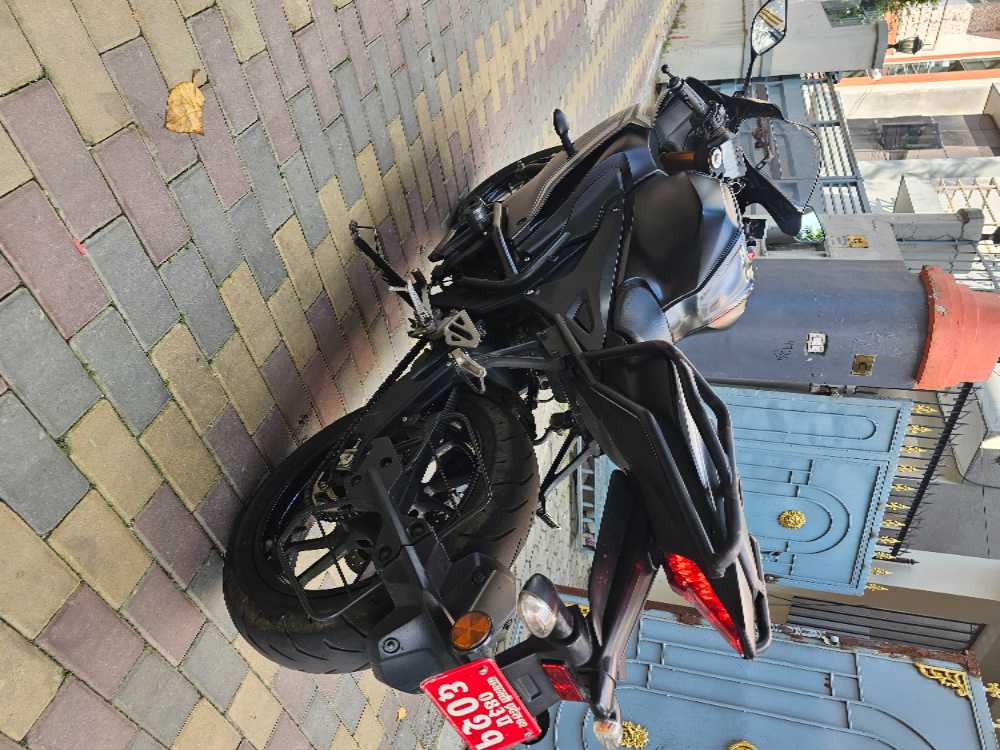 2023 Yamaha R15, photo 2