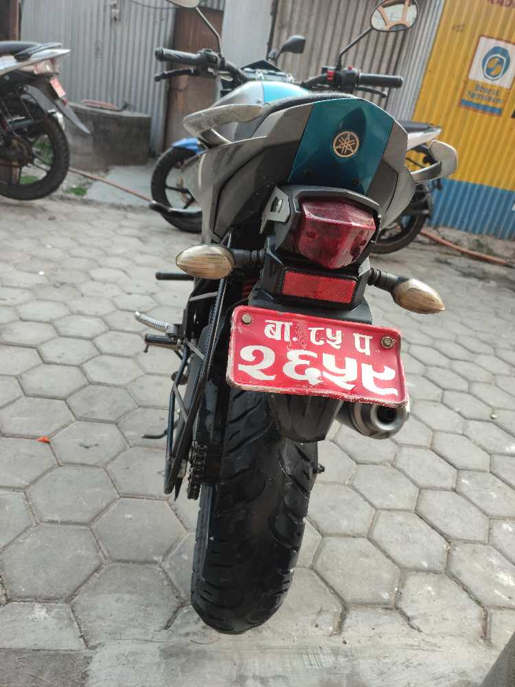 2019 Yamaha R15, photo 2