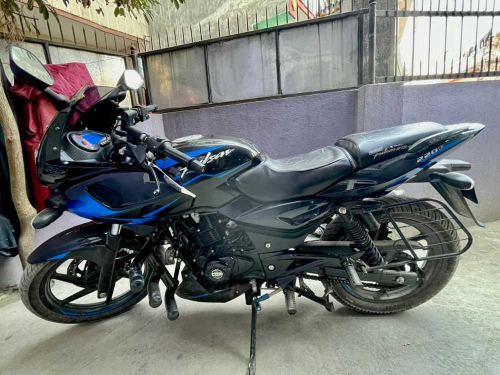 2020 Bajaj Plusar 220, photo 2