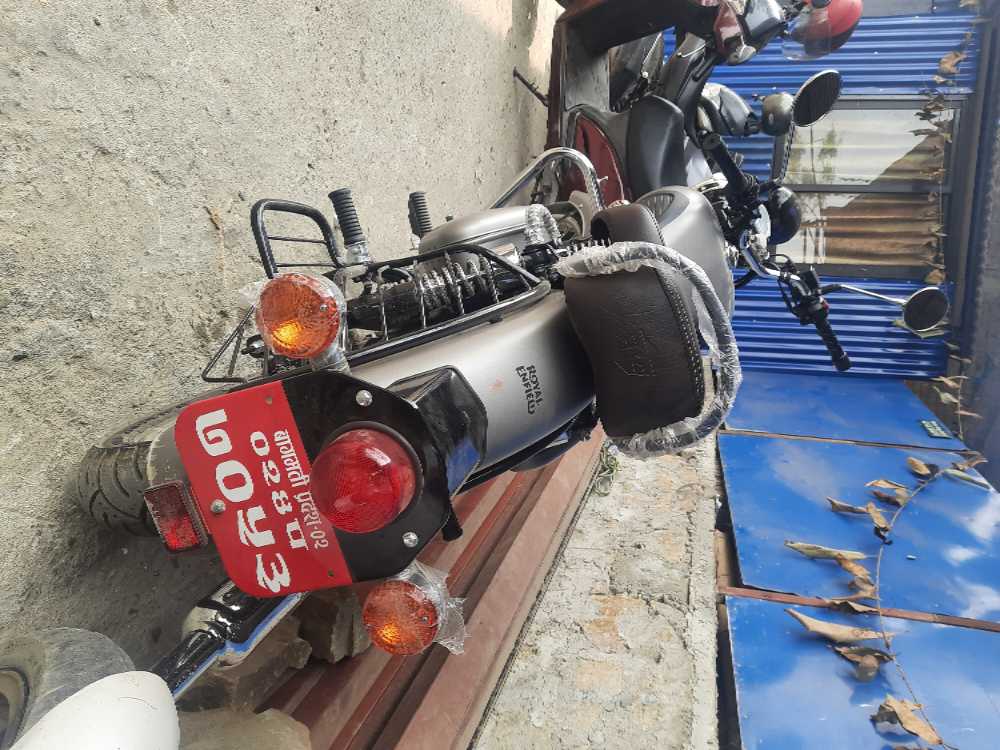 2021 Royal Enfield Classic 350, photo 2