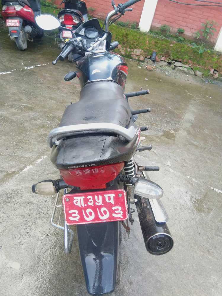 2009 Honda Shine, photo 2