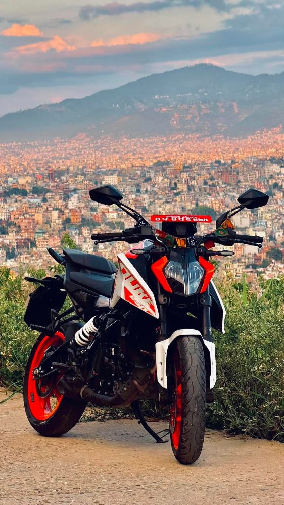 2024 KTM Duke 250, photo 2