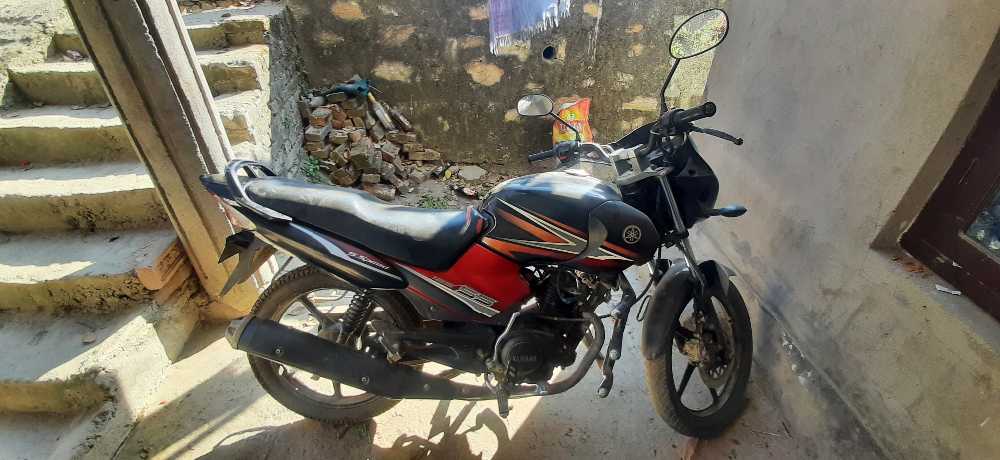 2011 Yamaha R15