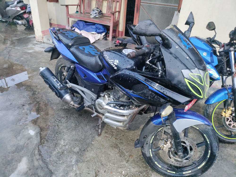2016 Bajaj Plusar 220