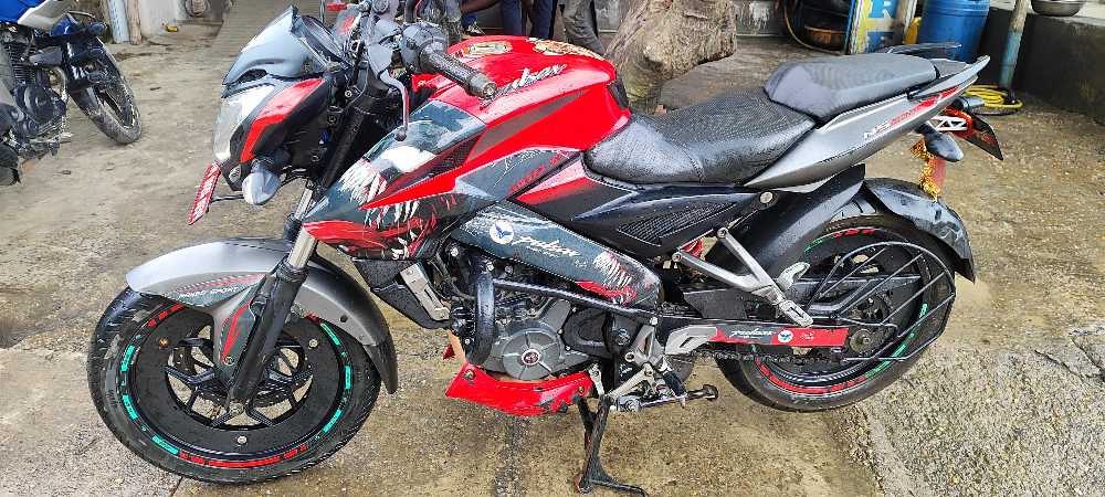2020 Bajaj NS 200