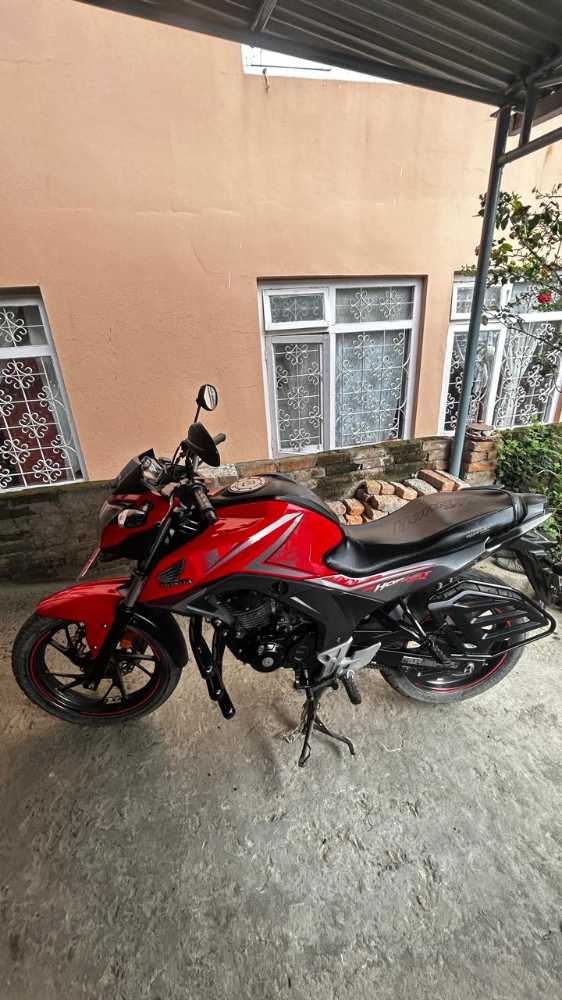 2017 Honda CB Hornet, photo 2