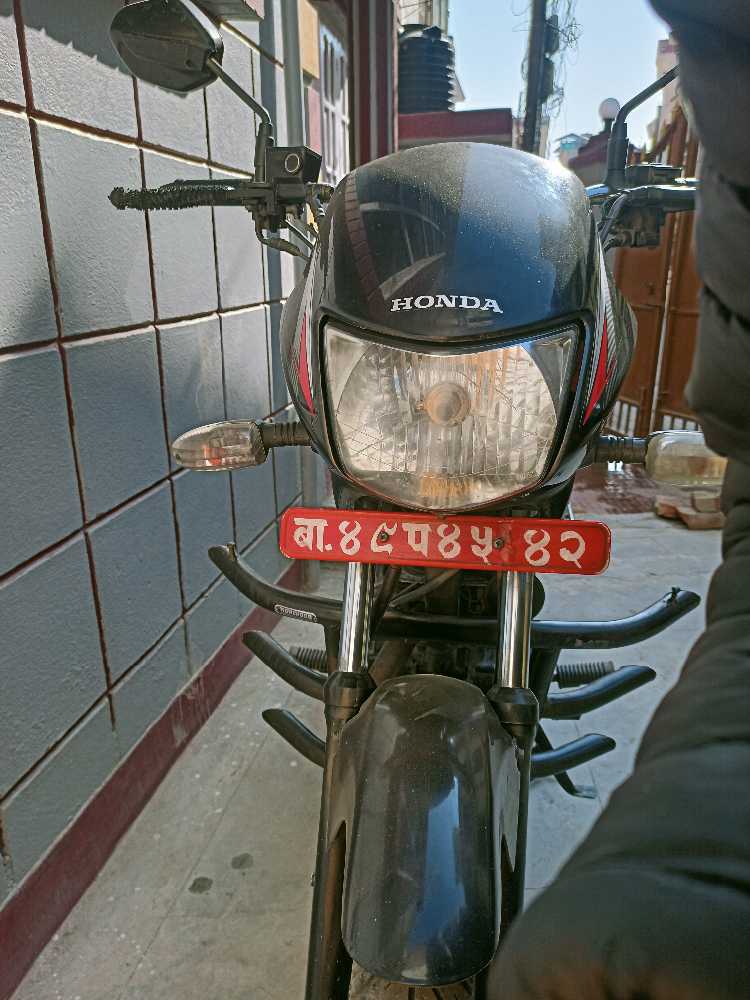 2011 Honda Shine, photo 3