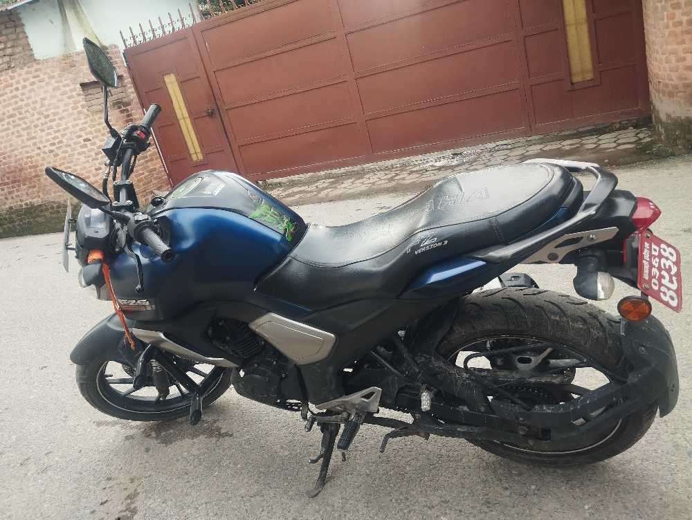 2021 Yamaha FZS, photo 3