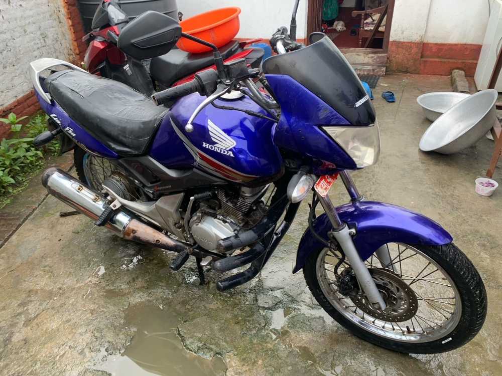 2006 Honda Unicorn, photo 2