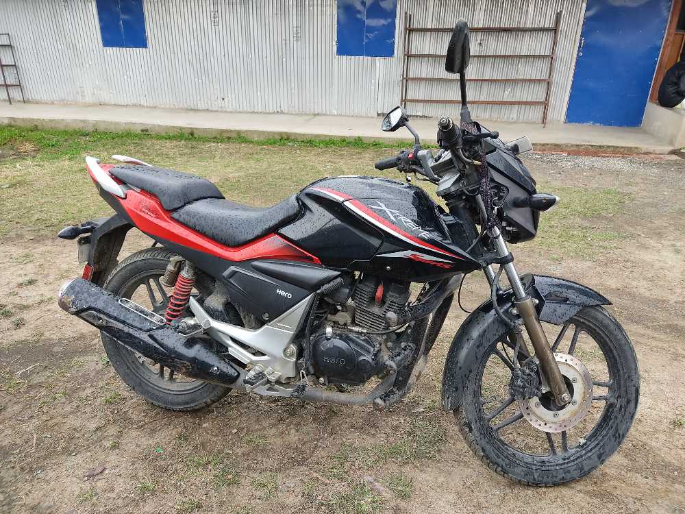 2017 Hero Xtreme, photo 2