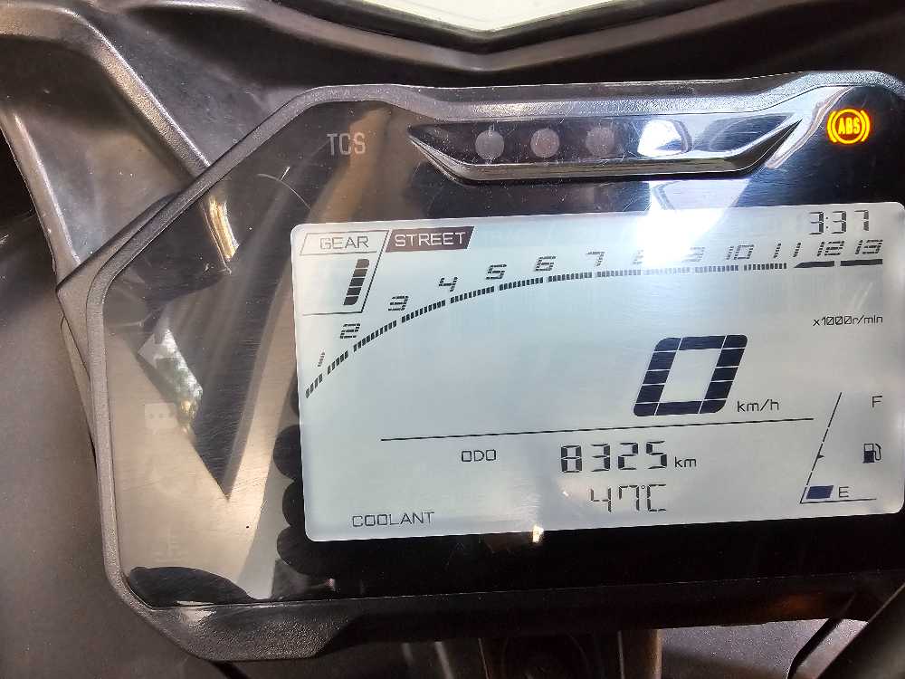 2023 Yamaha R15, photo 3