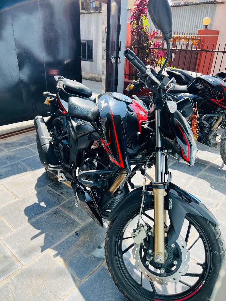 2020 TVS Apache RTR 200 4V, photo 2