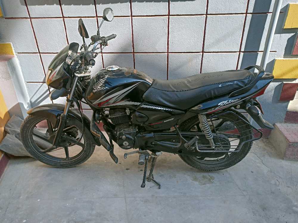2011 Honda Shine, photo 4