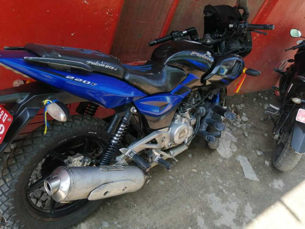 2014 Bajaj Plusar 220, photo 2