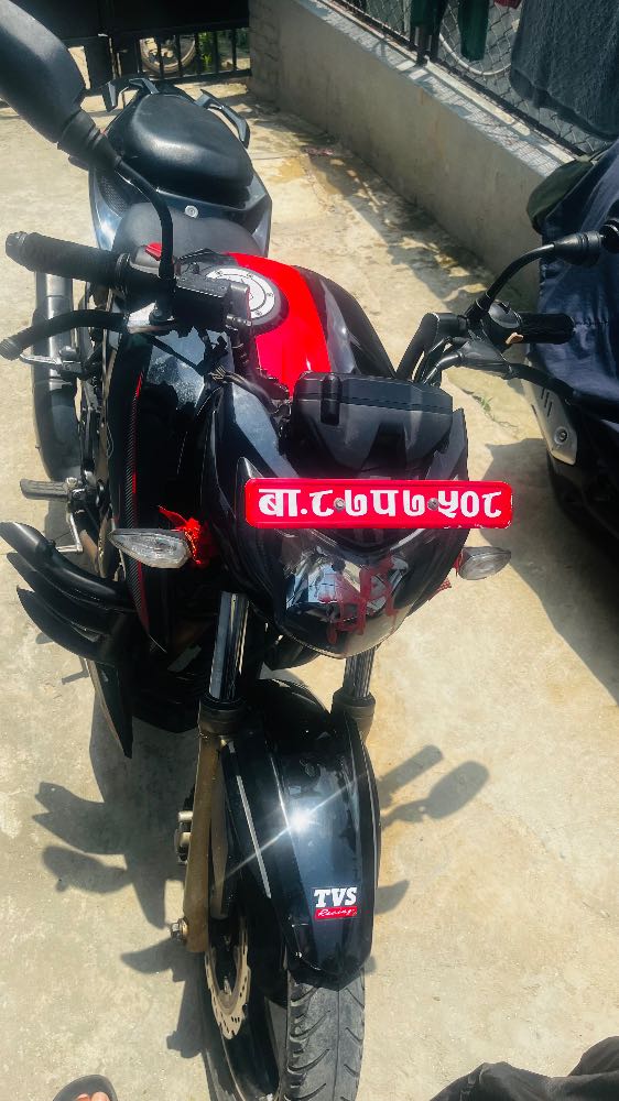 2017 TVS Apache RTR 200 4V, photo 2