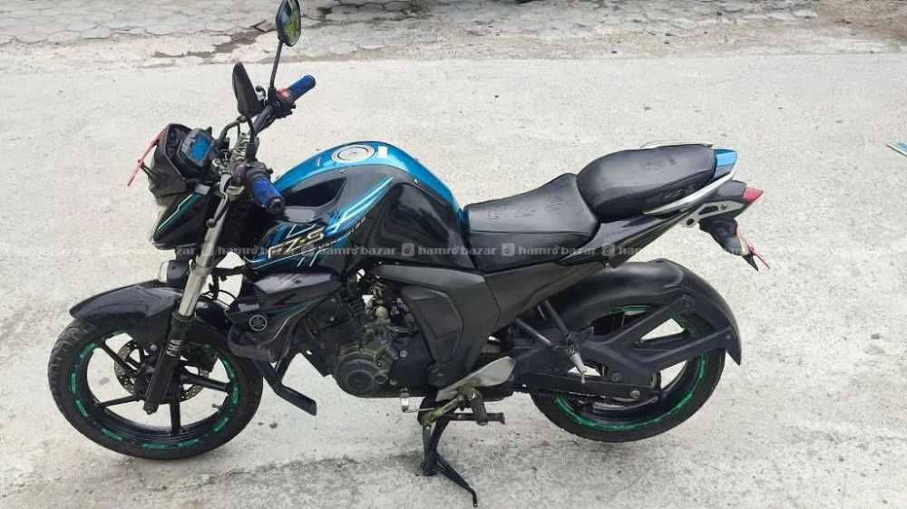 2016 Yamaha R15, photo 2