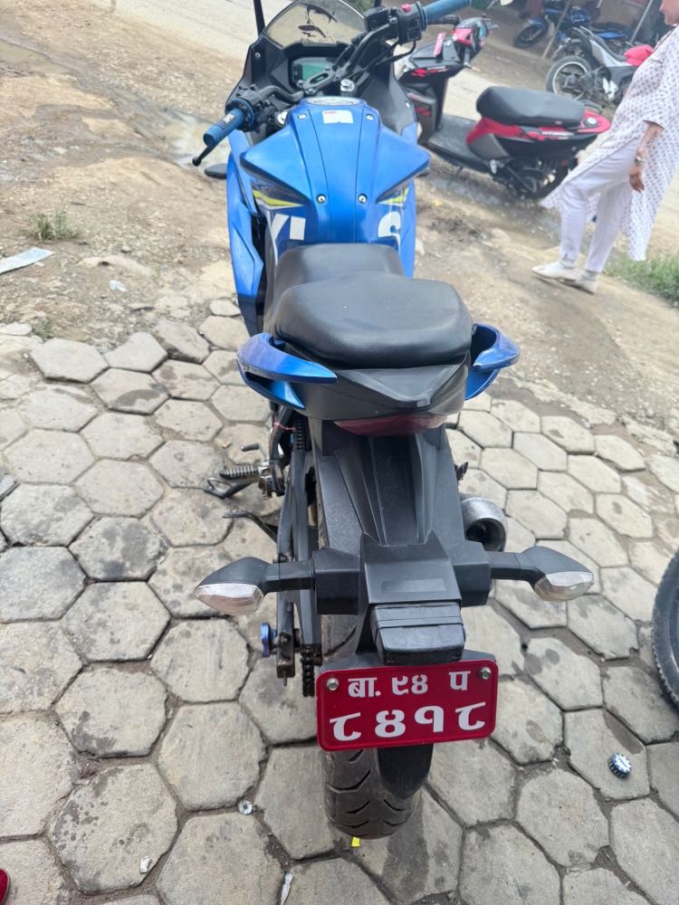 2016 Suzuki Gixxer 150, photo 2