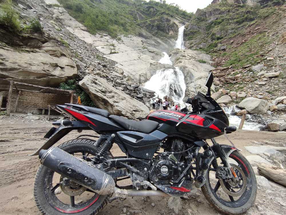 2022 Bajaj Plusar 220, photo 2