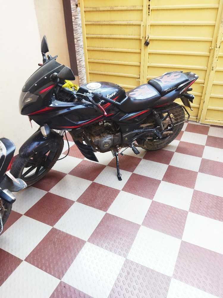 2016 Bajaj Plusar 220, photo 2