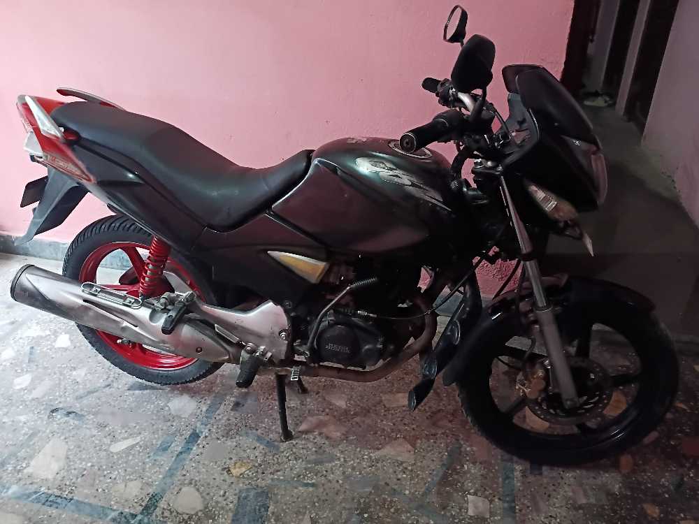 2012 Hero Cbz, photo 2